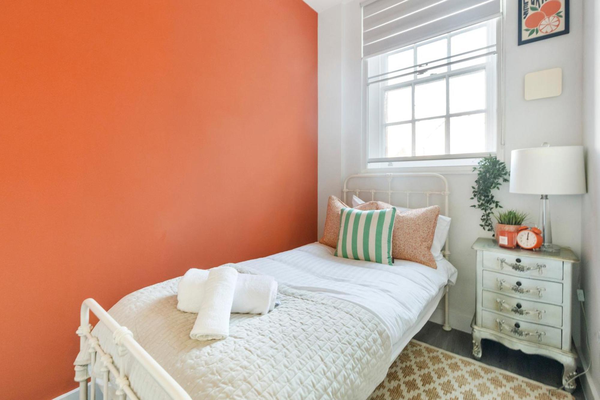 Ipswich Town Center Gem Sleep 5 Apartment ภายนอก รูปภาพ