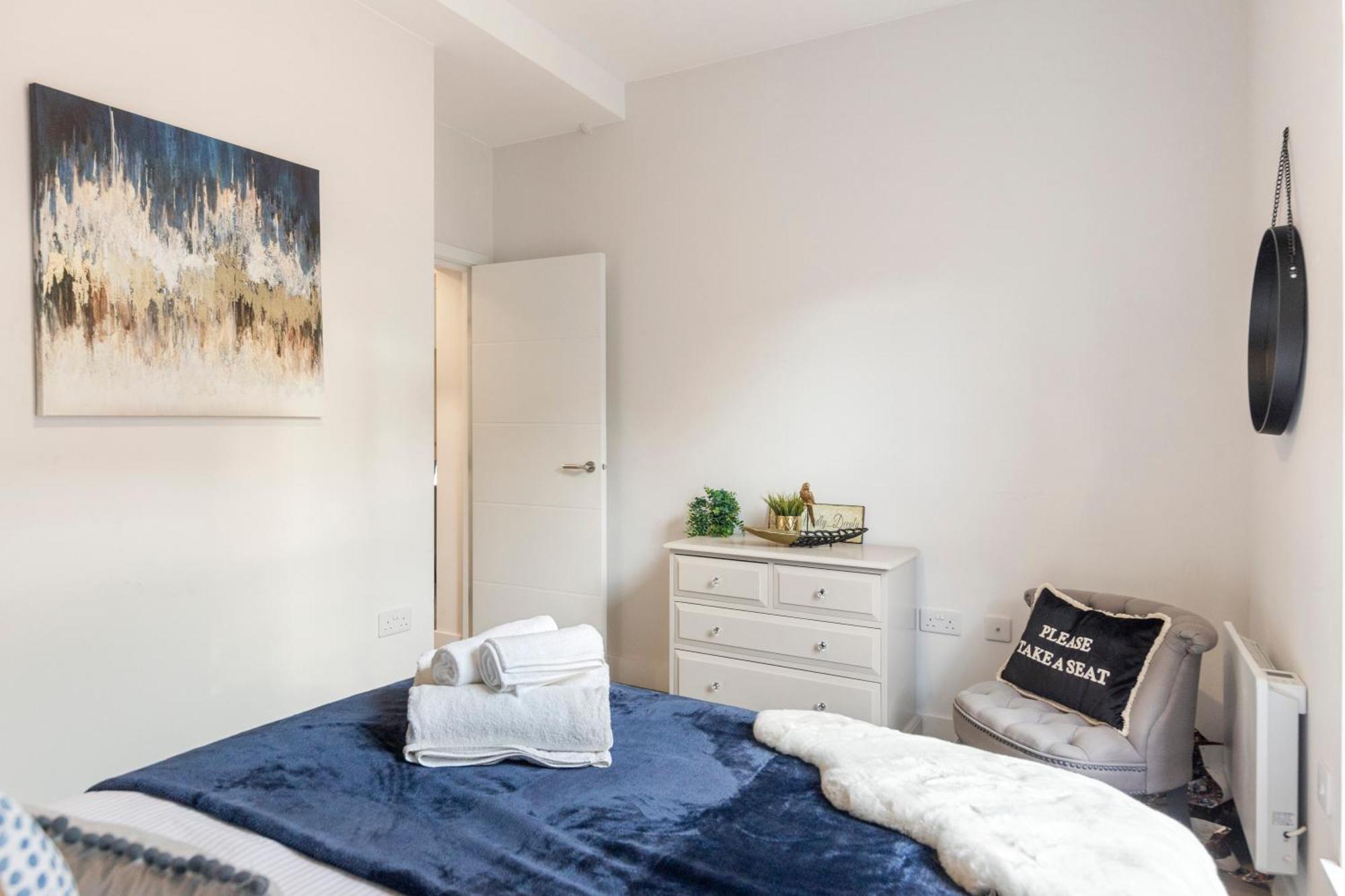 Ipswich Town Center Gem Sleep 5 Apartment ภายนอก รูปภาพ